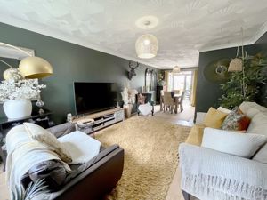 Lounge Through Diner- click for photo gallery